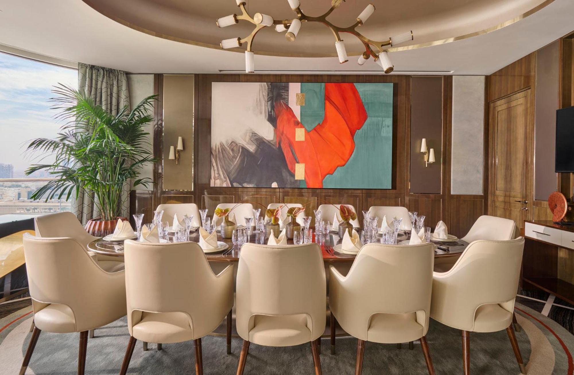 โรงแรมอัล ไฟซาเลียห์ ริยาดห์ ภายนอก รูปภาพ Dining room
